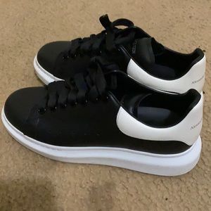 Alexander McQueen good condition worn few times